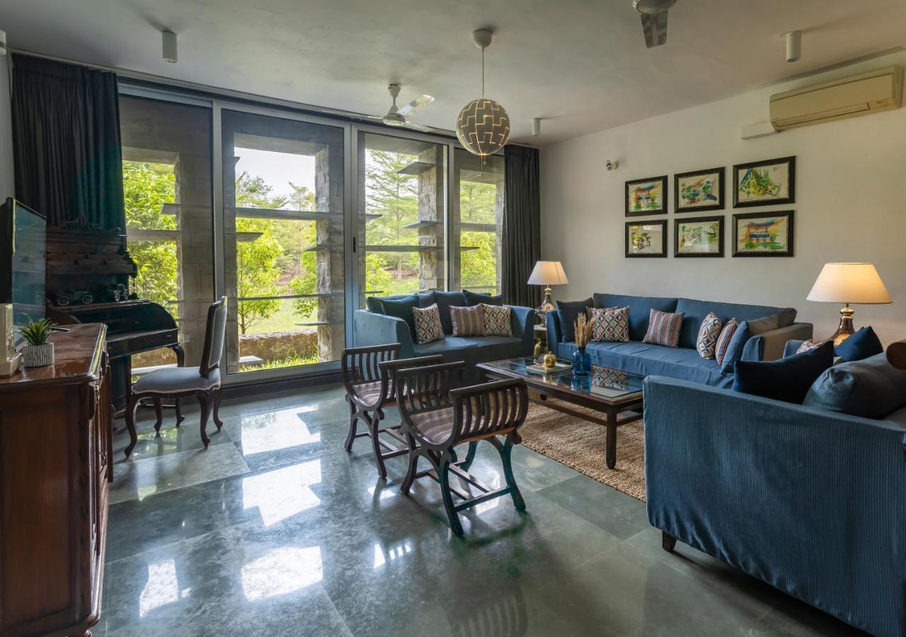 Lohonostays Maharajah House 카르자트 외부 사진