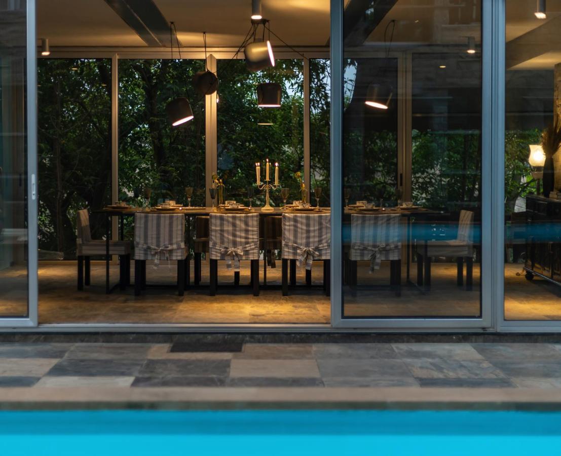 Lohonostays Maharajah House 카르자트 외부 사진