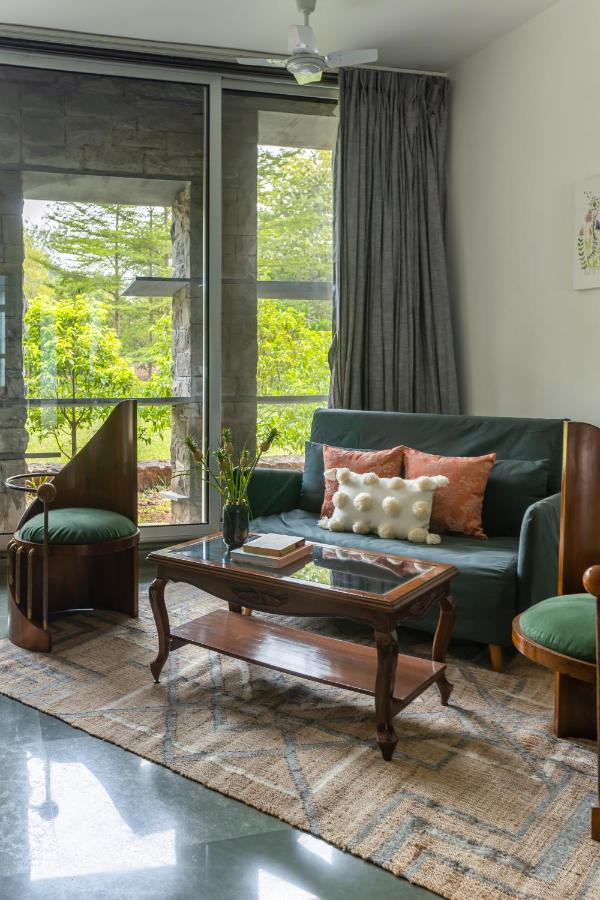 Lohonostays Maharajah House 카르자트 외부 사진