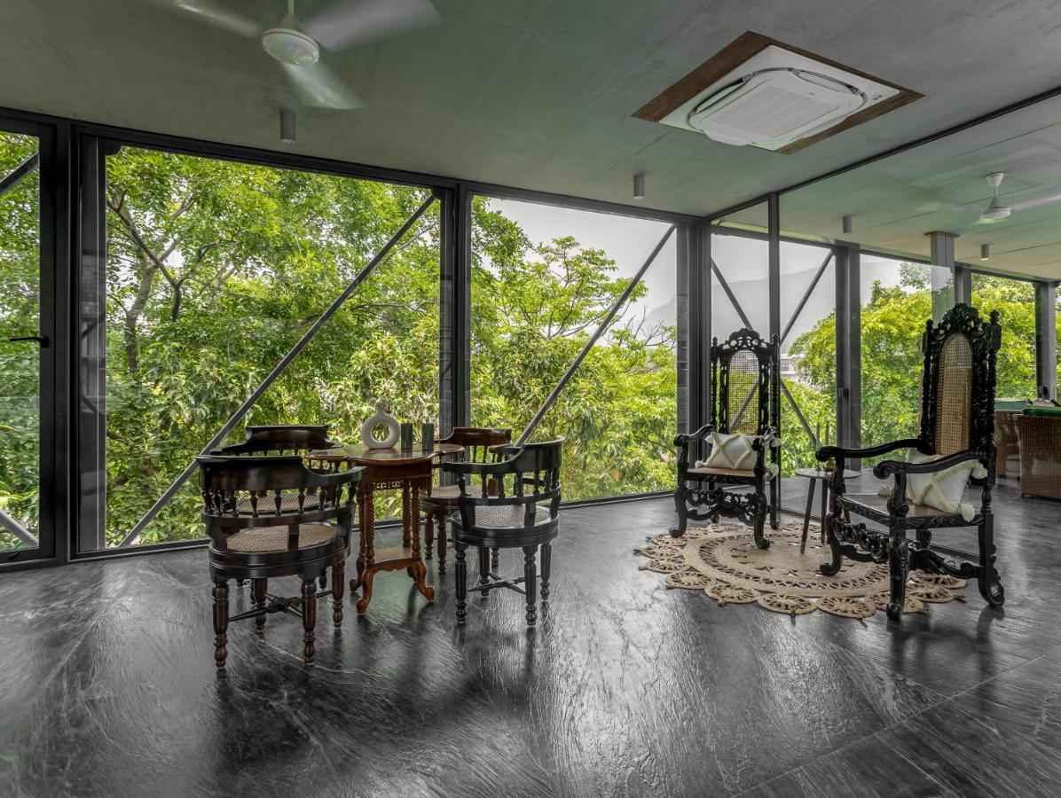 Lohonostays Maharajah House 카르자트 외부 사진
